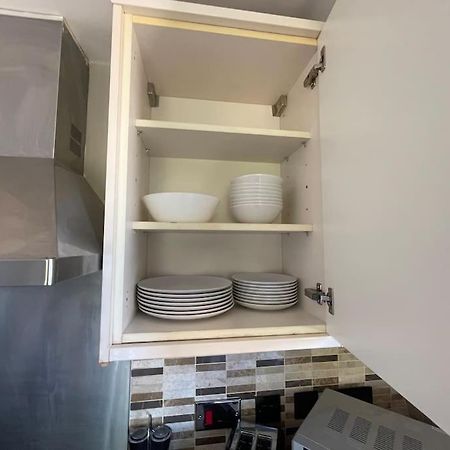 Lovely Two Bed Flat London Eksteriør bilde